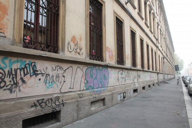 Milano fuoriclasse e la rimozione dei graffiti vandalici