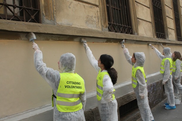 Milano fuoriclasse e la rimozione dei graffiti vandalici